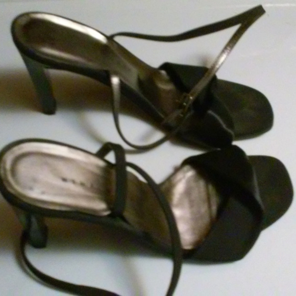 5 Various Heels In Different Styles, Brands & Size - Picture 7 of 8